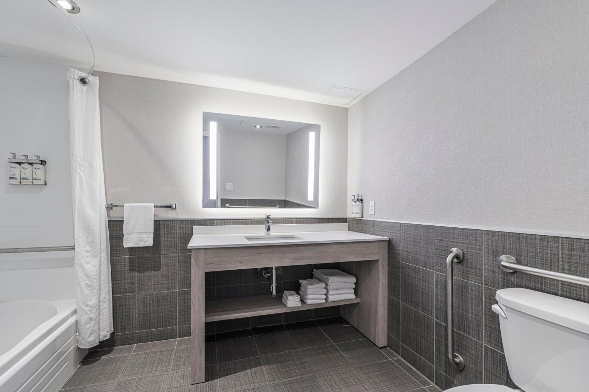 Holiday Inn Express Hotel & Suites Saint - Hyacinthe By Ihg Luaran gambar
